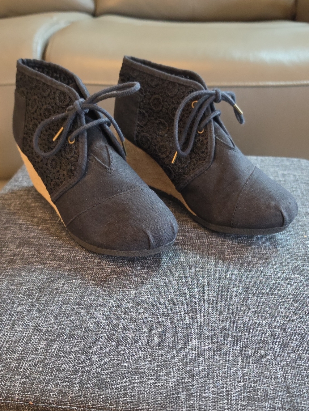 Skechers Black Lace-Panel Lace-Up Wedge Ankle Boots